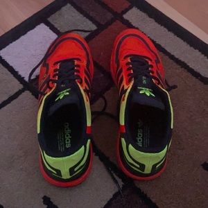 Selling adidas zx 750